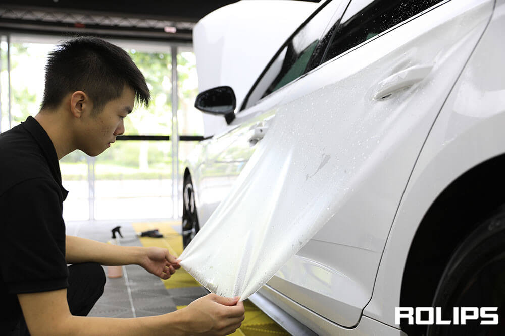 白色車貼啞光車衣施工流程